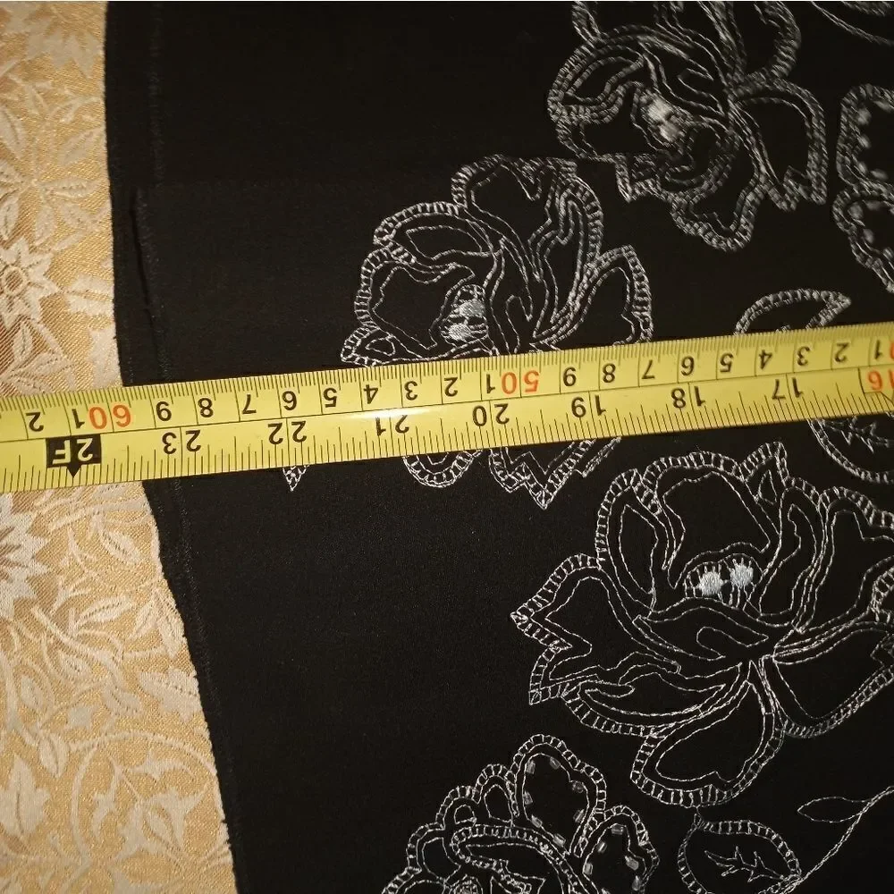 Heart Soul Size 1 A-Line Black Embroidery Flowers Women's Skirt 28